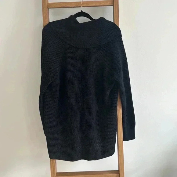 MICHAEL KORS l Black Turtle Neck Sweater Size Large - Picture 5 of 5